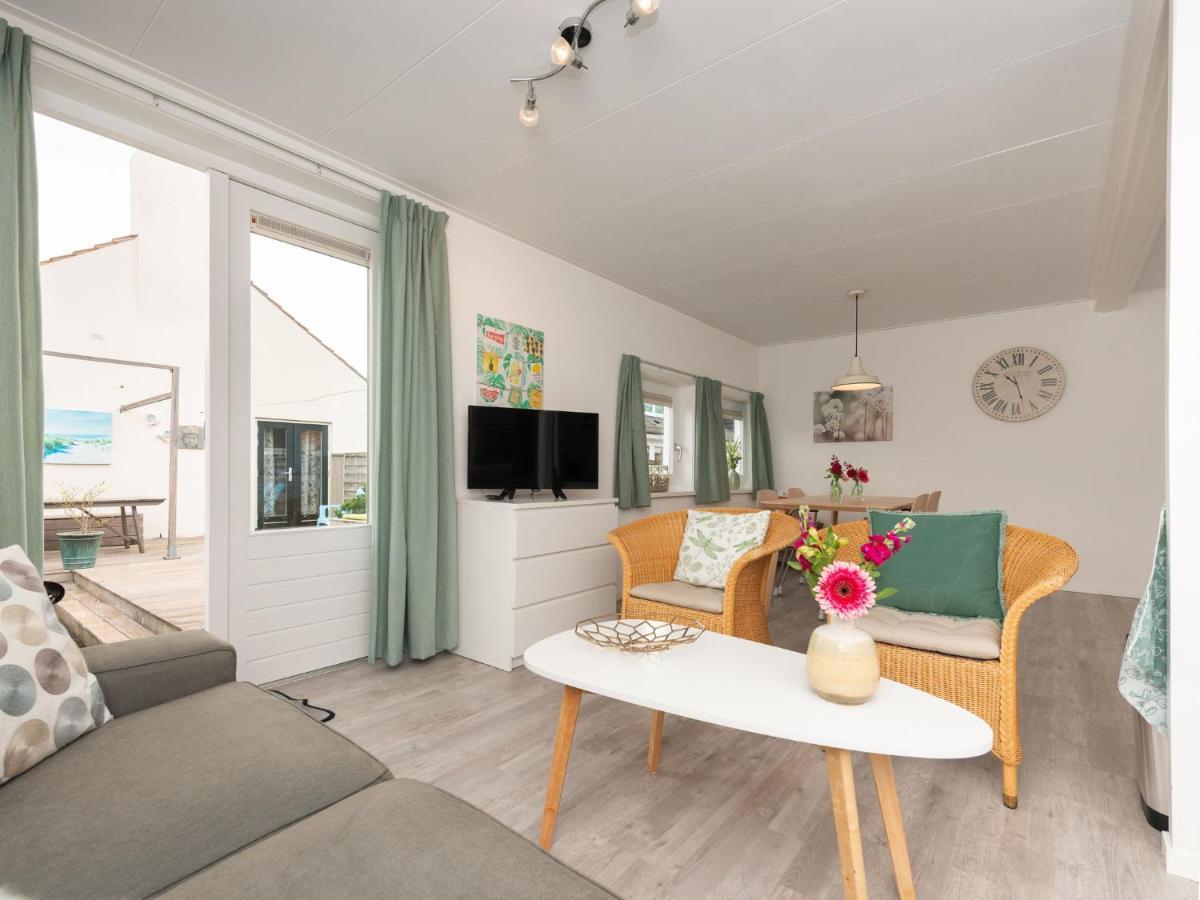 Quaint Apartment In Schoorl Near Tennis Court Exterior photo