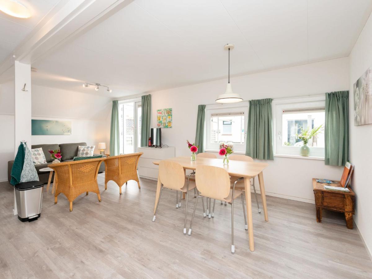Quaint Apartment In Schoorl Near Tennis Court Exterior photo